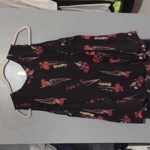 VINCE Camuto Cold-Shoulder Bell-Sleeve Black Top size medium flower print